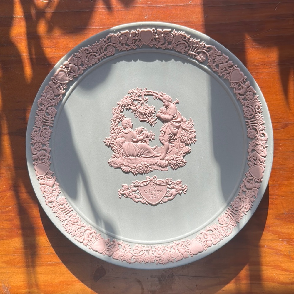 Wedgewood Valentine’s 1985 plate